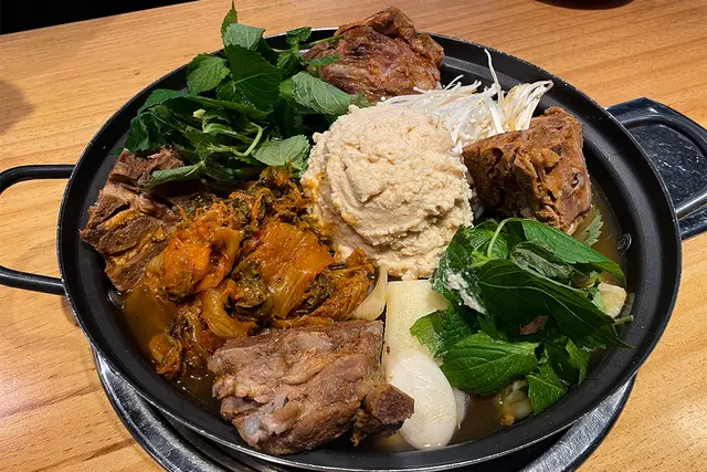 Kongbbyeosut Gamjatang | Korean food in Myeongdong
