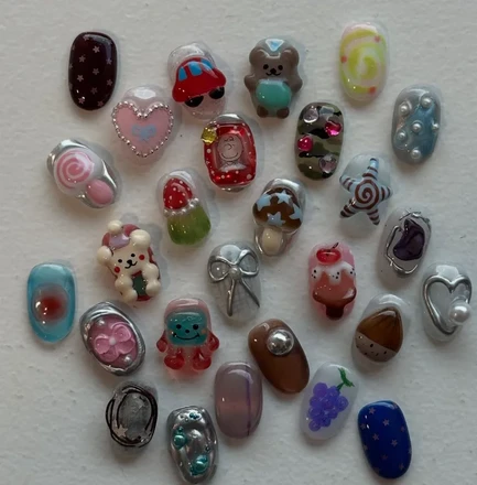 here:re Nail - Thumbnail