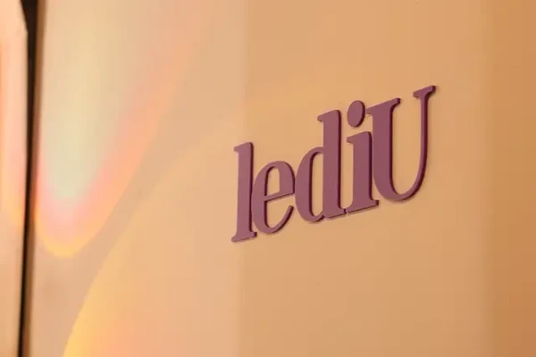 LediU | Hongdae Makeup Shop