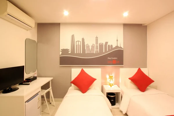 Khách sạn Three Seven