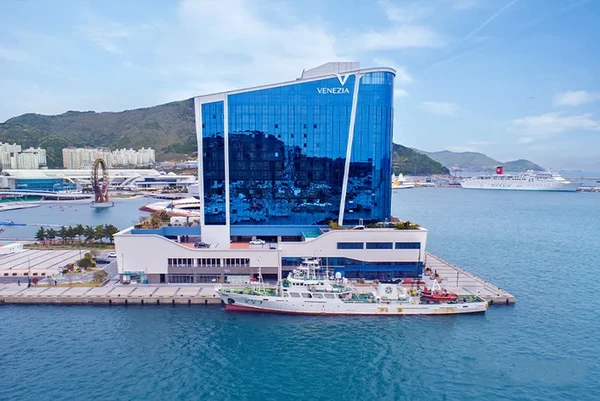 Yeosu Venezia Hotel and Suites - 4-star or similar class