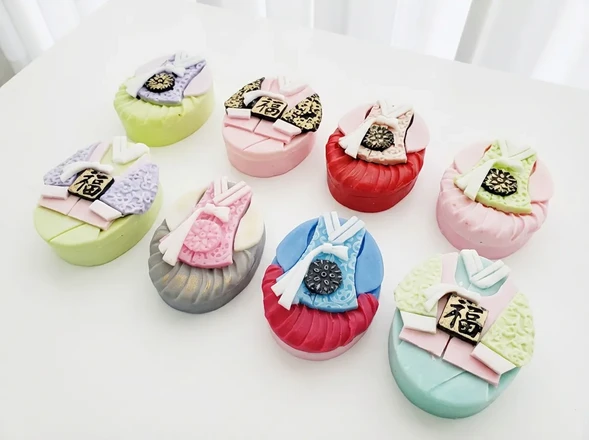 Essential 1-Day Tour for First-Time Visitors to Seoul (Gyeongbokgung, Myeongdong, N Seoul Tower & Hanbok Soap Making)