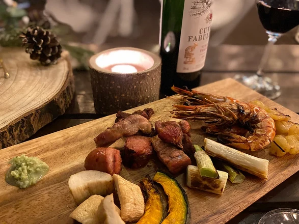 Waikiki Market - Thumbnail