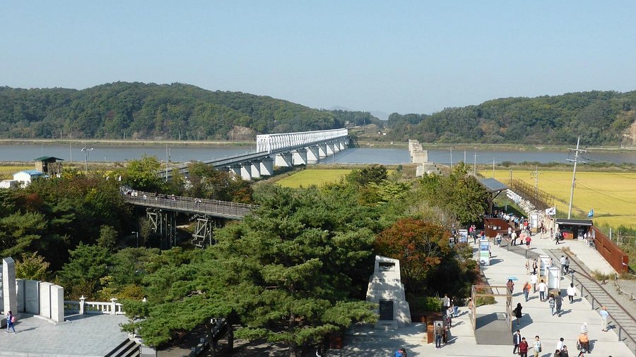 Paju Peace Tourism DMZ 1-day tour (3rd Tunnel/DMZ Exhibition Center/Dorasan Observatory/Paju Peace Nuri Park)