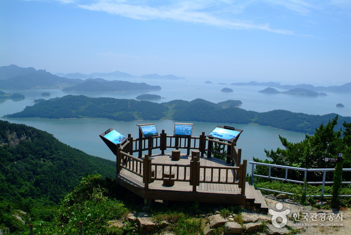 Paju Peace Tourism DMZ 1-day tour (3rd Tunnel/DMZ Exhibition Center/Dorasan Observatory/Paju Peace Nuri Park)