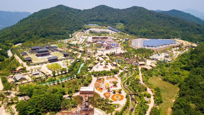 Gimhae Gaya Theme Park + Gimhae Nakdong River Rail Park + Gamcheon Culture Village Day TourㅣBusan Departure
