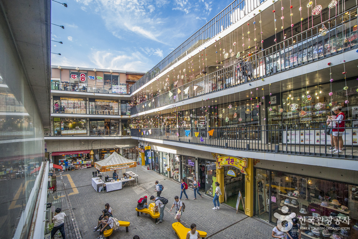 Korea Grand Tour + Jeju – 13 Days