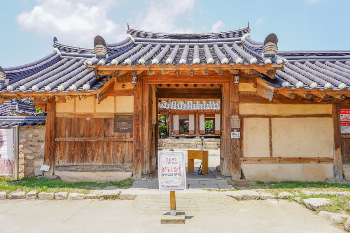 Korea Grand Tour + Jeju – 13 Days