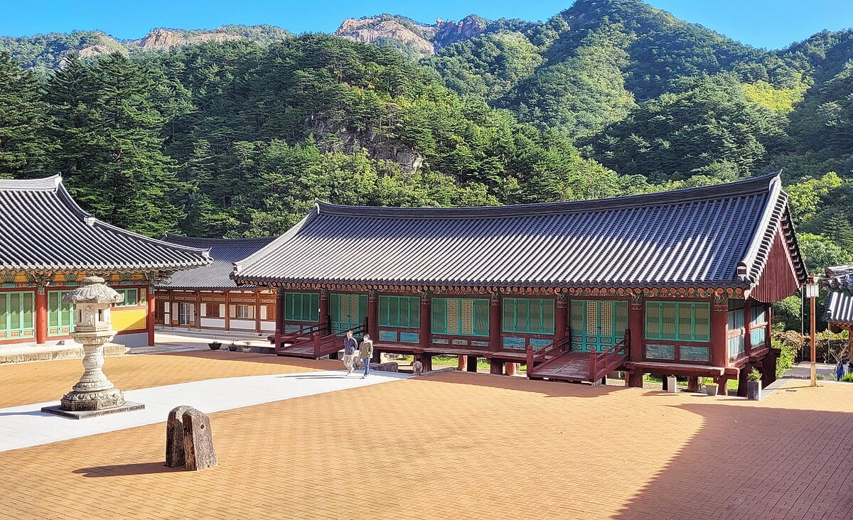 Gangwon-do 2-Day Tour (Inje · Sokcho · Wondae-ri Birch Forest · Seoraksan) – Seoul Departure