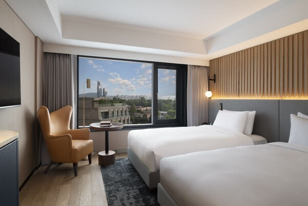 Signature King + Breakfast for 2