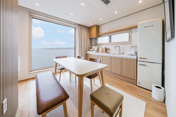 Ocean Suite - Grand Panoramic Ocean View/35 pyeong (30,000 won per night including bedding set