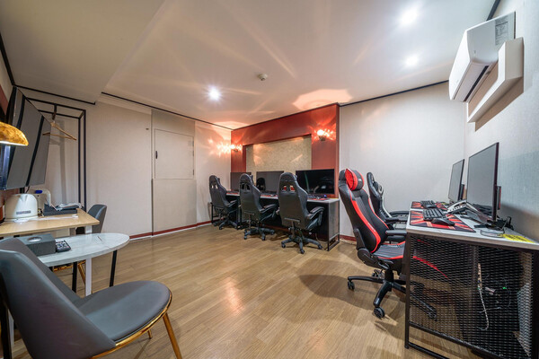 High-spec 5PC room / Bathtub x (RTX3070 no-hard) (32 inches / new product / Netflix / YouTube Premiu